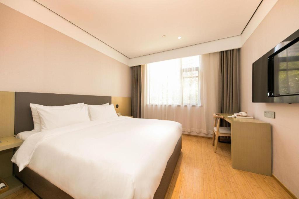 Ji Lujiazui Pudong Avenue Hotel