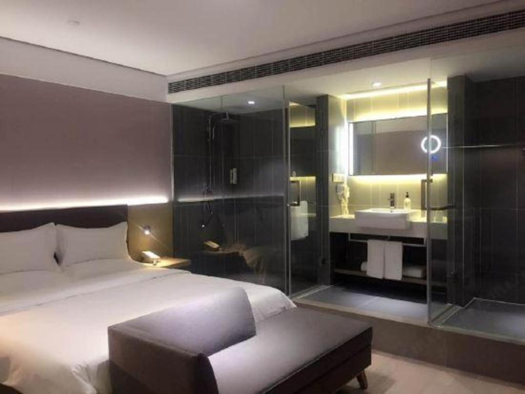 Ji Lujiazui Pudong Avenue Hotel