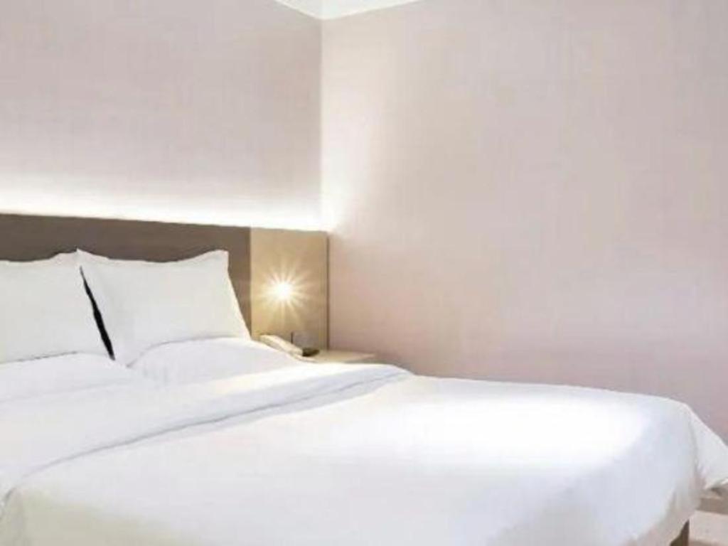Hotel Ji Lujiazui Pudong Avenue 4*