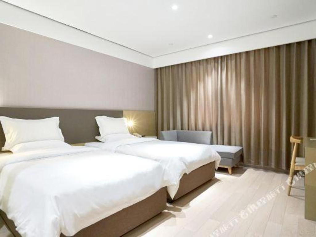 Ji Lujiazui Pudong Avenue 4*