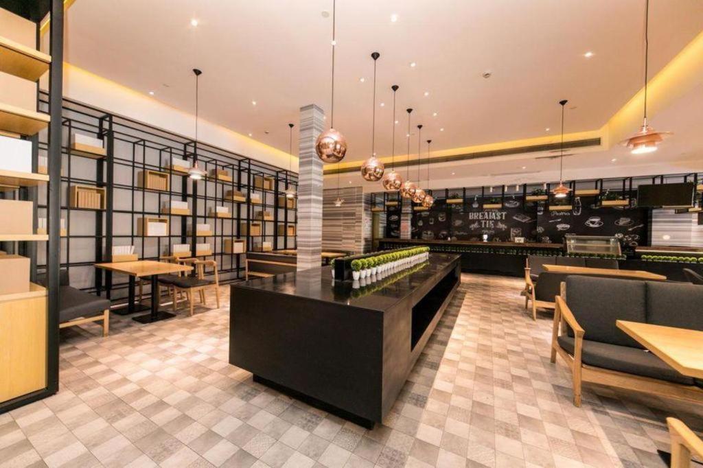 Hotel Ji Lujiazui Pudong Avenue 4*